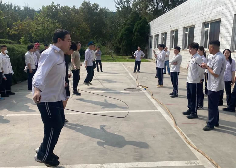 天津大无缝管加工事业部趣味运动会激发全员斗志奋战四季度再创佳绩 天津大无缝管加工事业部趣味运动会激发全员斗志奋战四季度再创佳绩